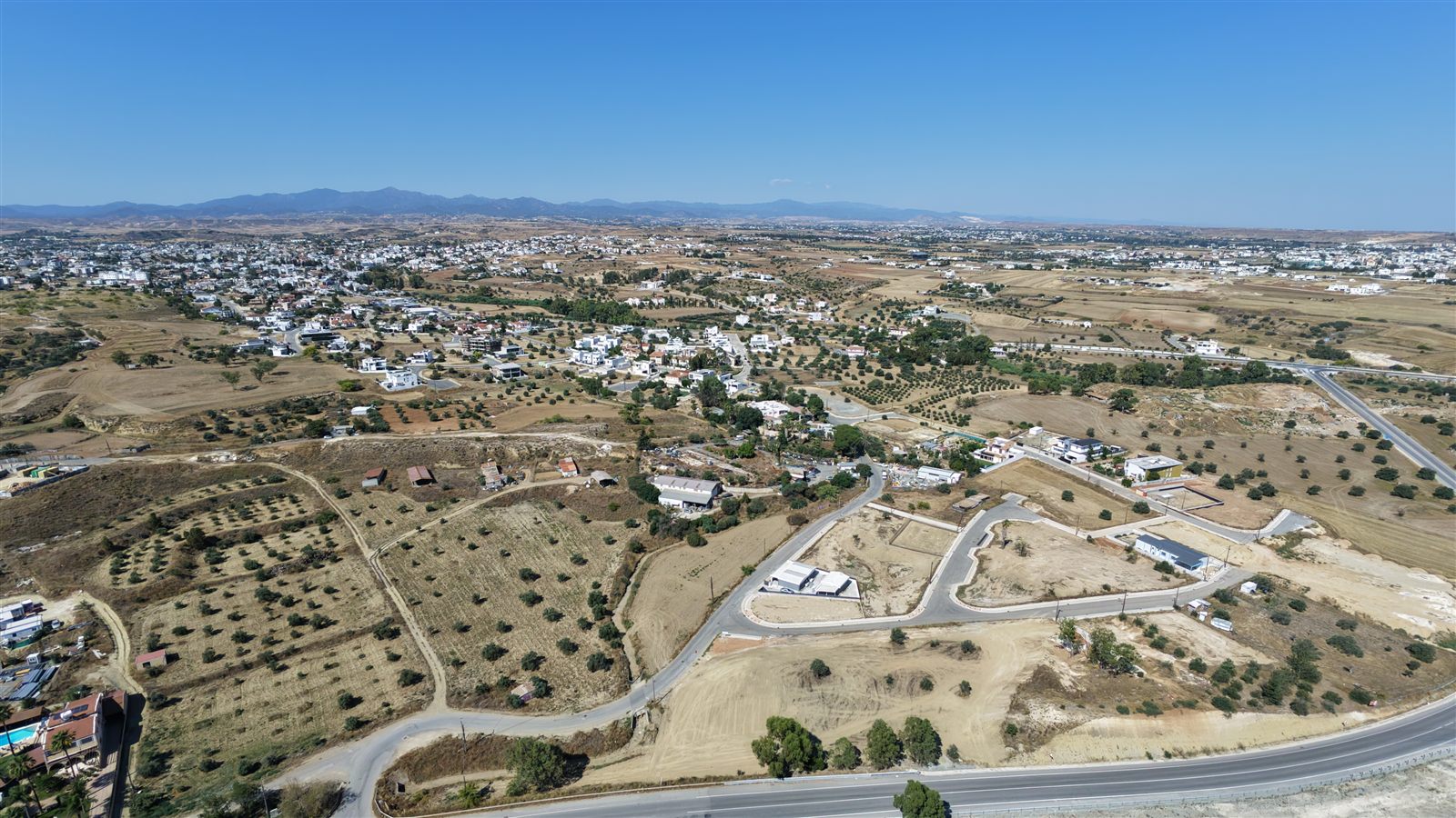 Ανάπτυξη οικοπέδων Τσέρι με θέα Λευκωσία - εργασίες υποδομής Ka8 2026